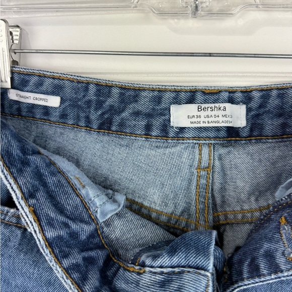 Bershka women’s straight cropped denim shorts raw hem, cutoff button up. Size 4 - Picture 6 of 6